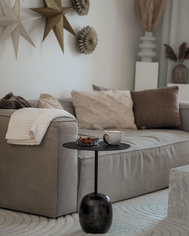 Grand Sofa 2-Seater, Sandshell Beige from Decotique