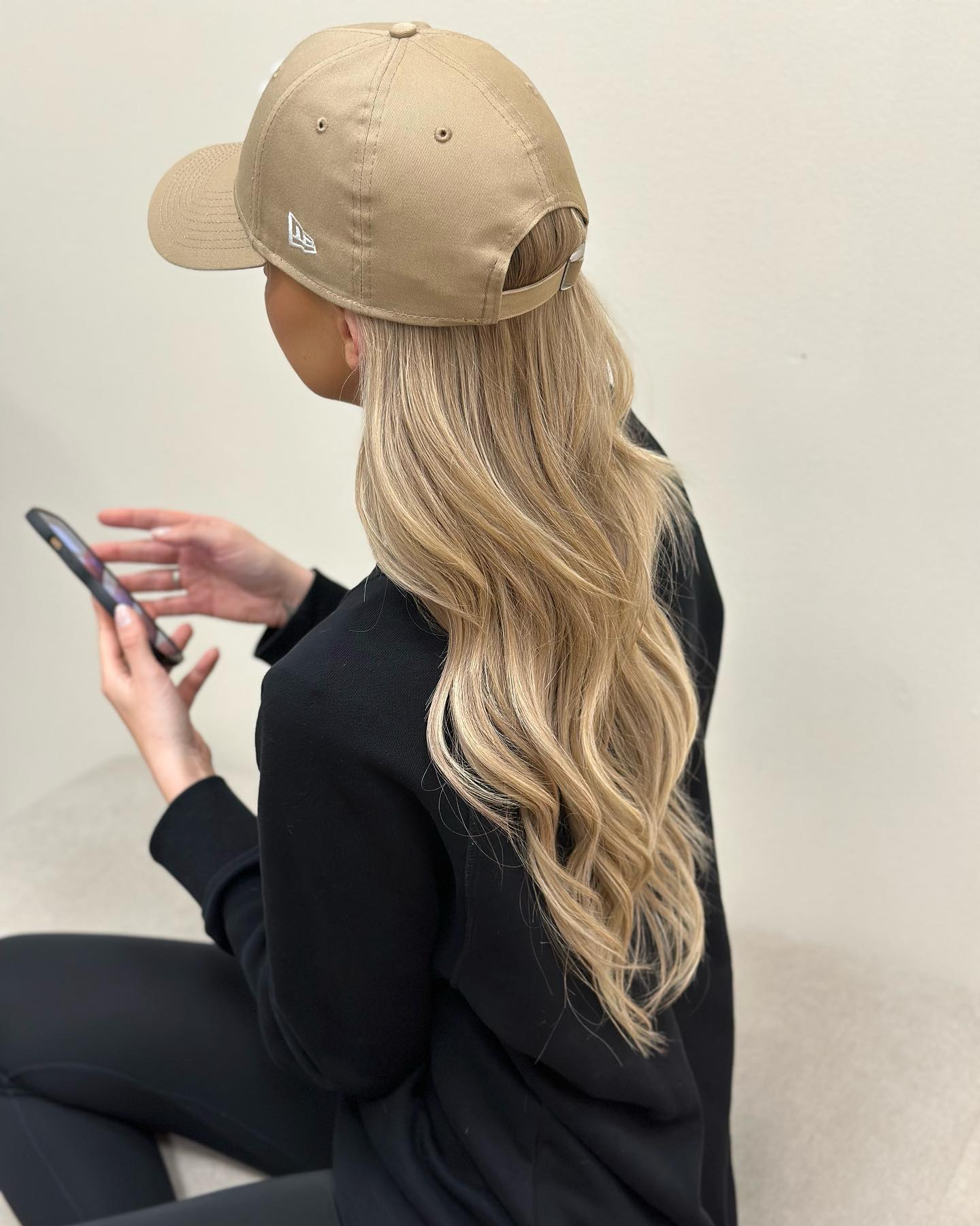 Photo #12 from rapunzelofsweden with the caption: Crème de la crème🍦
Stunning @emschelin in Premium tape extensions seamless & classic 3 M7.3/10.8 Cendre Ash Blonde mix 50 cm 🤍

RAPUNZELOFSWEDEN.COM

#hair #haircut #hairgoals #hairideas #hairstylist #hairart #haircolor #hairextensions #hairinspiration #goals #extensions #beauty #selfcare #love