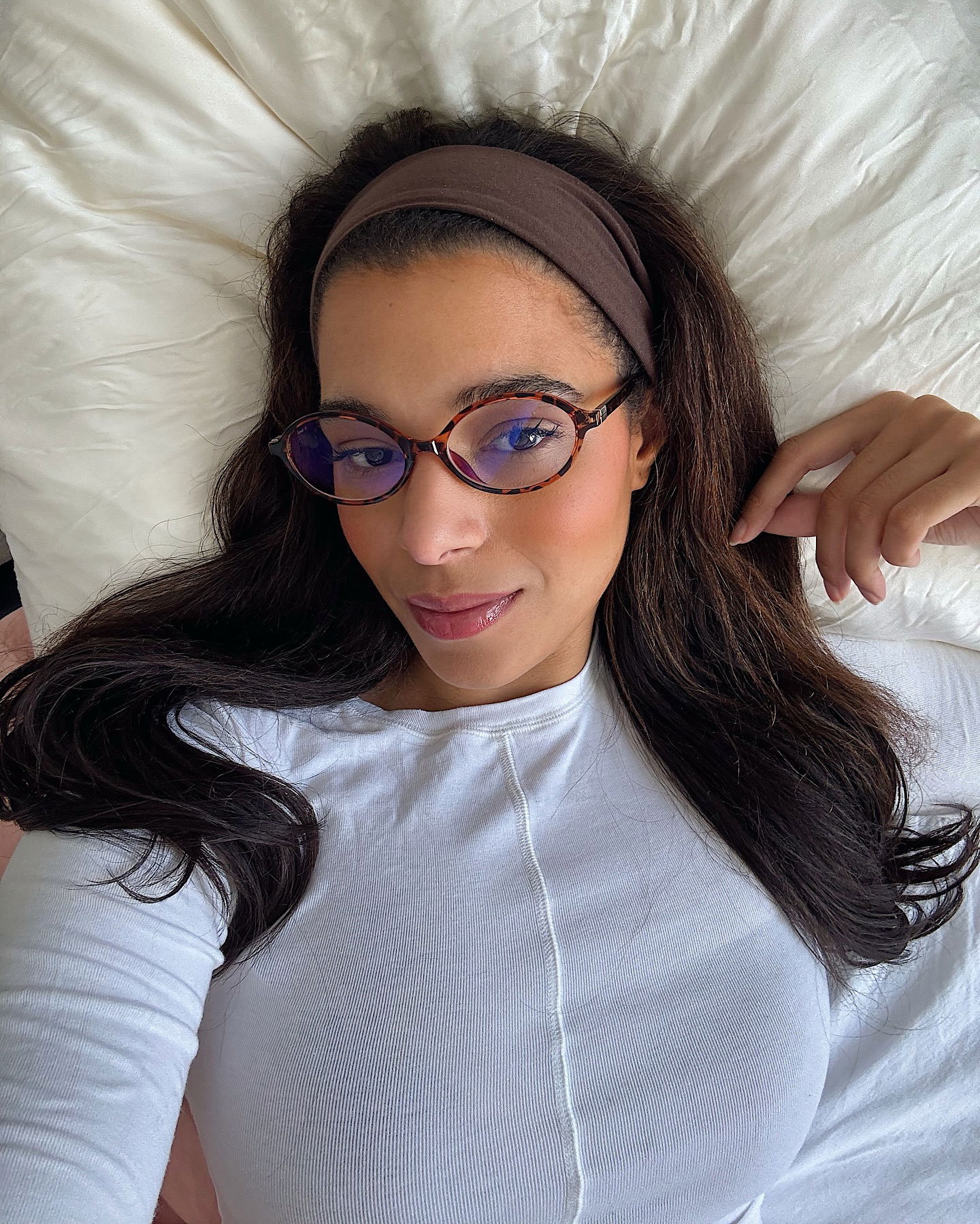 Photo #7 from nadine_alyana with the caption: Woke up like this… 🛏️ from a nap! Always wondering how girls sleep or go to sports with make up on. Anyways just want to remember that my code NADINE15 is still valid rapunzelofsweden for 15% off ✨ wearing Max Volume in color 1.2 *ad #rapunzelofsweden #clipinextensions #extensions #hairtutorial #hairstyle #cleangirl #berlingirl #brunette